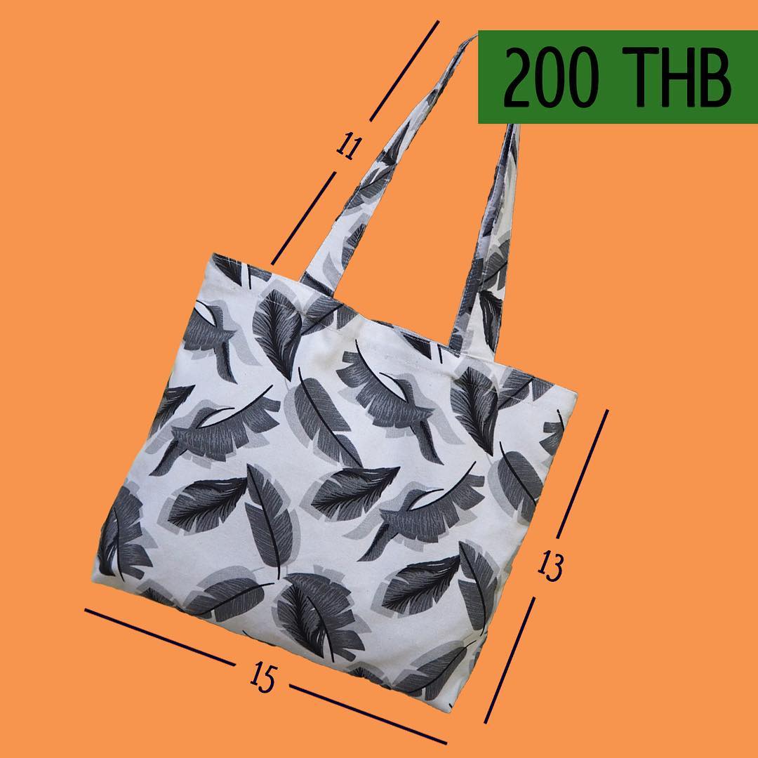 Tote bag ผ้าแคนวาส กระเป๋าผ้าแคนวาสหนา ขนาด กว้าง15 สูง13 ฐาน2 นิ้ว ไม่มีซับใน